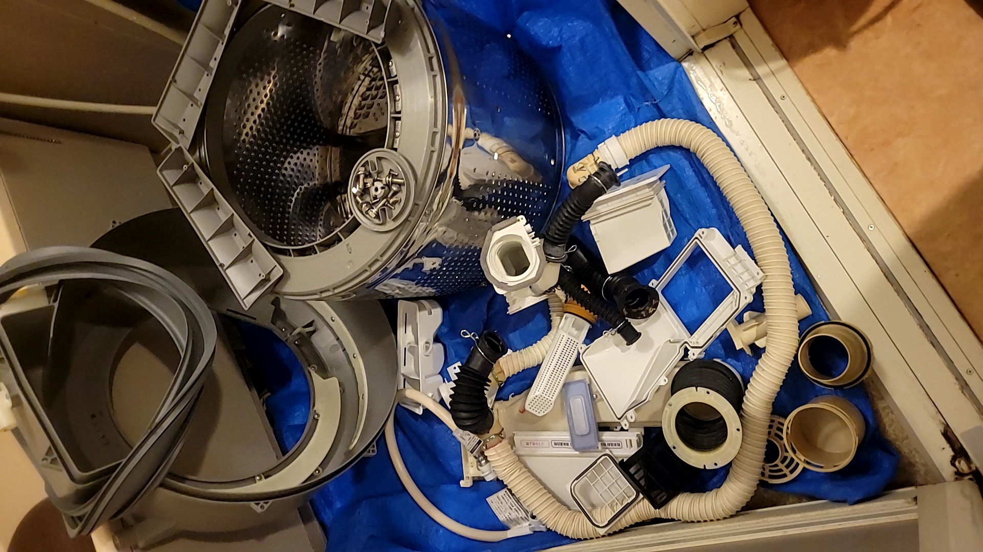 春日井市 日立製ドラム洗濯機分解洗浄及び乾燥排水清掃